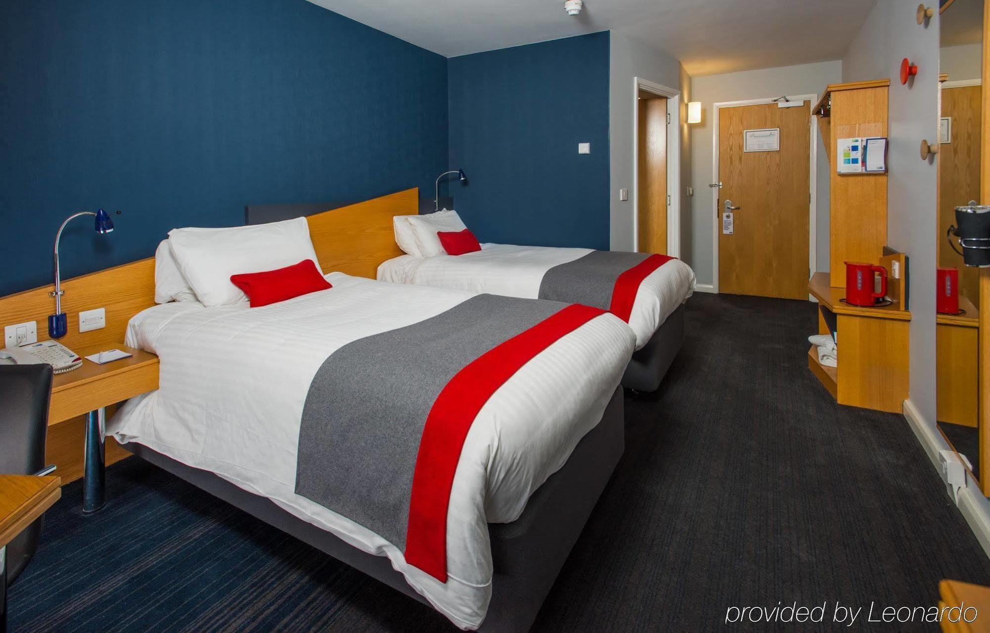 Holiday Inn Express Lichfield By Ihg Exterior foto